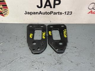 Кронштейн усилителя бампера передний Audi A5 2009 контрактная Кронштейн усилителя бампера передний Audi A5 2009