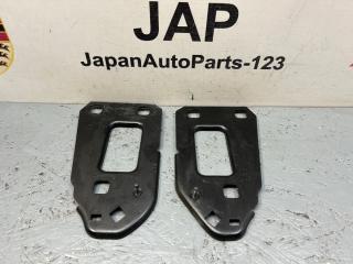 Кронштейн усилителя бампера Audi A5 2009 контрактная Кронштейн усилителя бампера Audi A5 2009