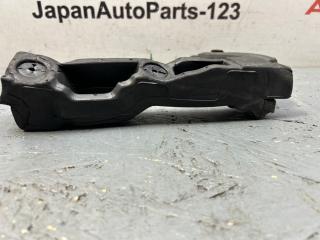 Уплотнитель крыла правый A4 2009