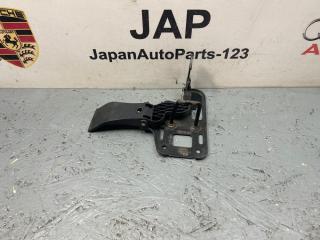 Крючок капота Audi Q5 2010 8R0823480A контрактная