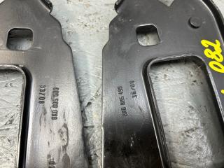 Кронштейн усилителя бампера A4 2009