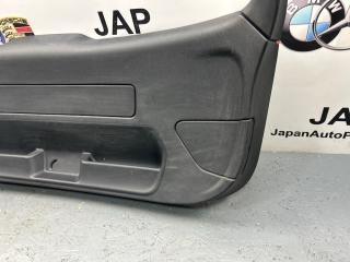 Обшивка двери багажника A1 2011