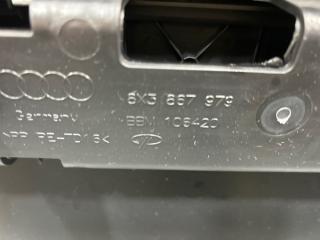 Обшивка двери багажника A1 2011