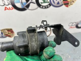 Насос водяной A4 2009