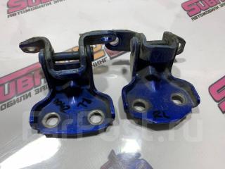 Фото запчасти петля двери задняя левая Subaru Impreza 2003 контрактная запчасть Запчасть петля двери задняя левая Subaru Impreza 2003