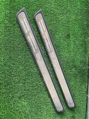 Накладки на пороги передние Subaru Impreza 2010 контрактная Накладки на пороги передние Subaru Impreza 2010