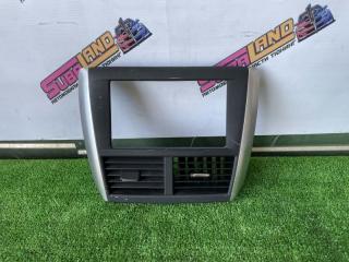 Запчасть рамка магнитофона передняя Subaru Impreza 2009