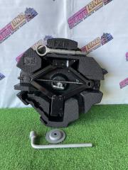 Домкрат Subaru Forester 2009