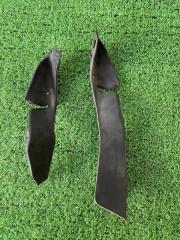 Уголок жабо Subaru Lancaster 2000