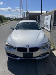 Стекло лобовое переднее 3-Series