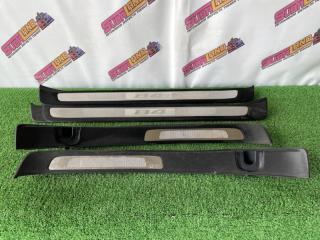 Накладки на пороги Subaru Legacy 2006 контрактная Накладки на пороги Subaru Legacy 2006