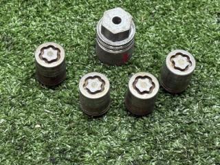 Гайки 1.25 секретки Subaru Legacy