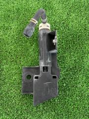 Запчасть форсунка омывателя правая Subaru Legacy 2011