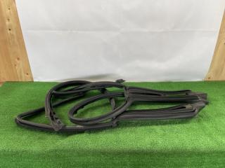 Уплотнительная резинка Subaru Forester 2004 контрактная Уплотнительная резинка Subaru Forester 2004