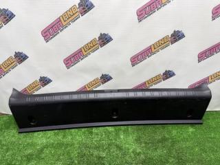 Накладка замка багажника Subaru Impreza 2013 контрактная Накладка замка багажника Subaru Impreza 2013