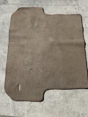 Фото запчасти коврик багажника Subaru Lancaster 2001 контрактная запчасть Запчасть коврик багажника Subaru Lancaster 2001