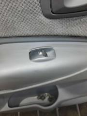 Запчасть кнопка стеклоподъемника заднего левого Hyundai Tucson 2004