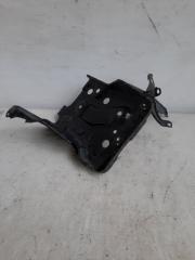 Фото запчасти полка аккумулятора Toyota Yaris 2007 контрактная запчасть Запчасть полка аккумулятора Toyota Yaris 2007