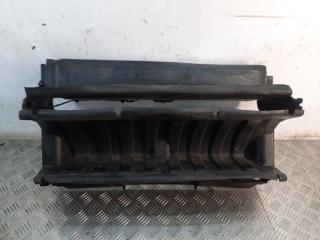 Запчасть воздухозаборник Land Rover Discovery 2007