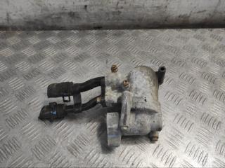 Фото запчасти корпус термостата Cadillac CTS 2007 Б/У запчасть Запчасть корпус термостата Cadillac CTS 2007