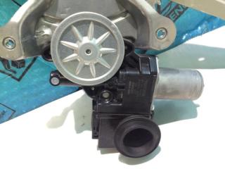 Мотор стеклоподъемника задний правый Lexus LX450D 2016