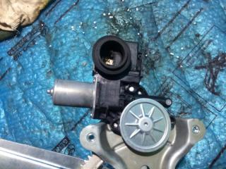 Мотор стеклоподъемника задний правый TOYOTA LAND CRUISER 200 2018