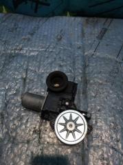 Моторчик стеклоподъемника задний правый TOYOTA Camry V70 2018> 2019