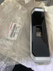 Накладка декоративная передняя правая TOYOTA Land Cruiser 2021-2024 VJA300 7423160A60 новая