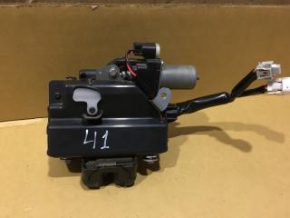 Замок двери багажника верхней задний TOYOTA Land Cruiser 2017