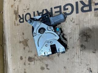 Замок багажника правый TOYOTA Land Cruiser 2015 Б/У Замок багажника правый TOYOTA Land Cruiser 2015