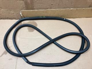 Уплотнитель двери передней левой(дверного проема) передний левый TOYOTA Land Cruiser 2010