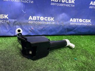 Форсунка омывателя правая Toyota Camry 2006-2009