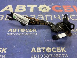 Петля капота правая Mazda Axela 2003-2009 новая Петля капота правая Mazda Axela 2003-2009