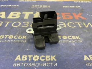 Замок двери багажника Volkswagen Touran 2003-2010