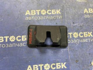 Запчасть накладка замка багажника Toyota Mark II Wagon Blit 2002-2007