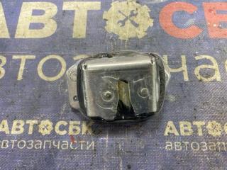 Замок двери багажника Toyota Hiace
