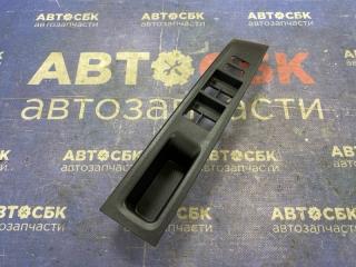 Накладка блока стеклоподьемников передняя правая Toyota Vitz 2010-2020
