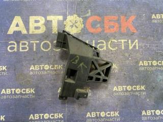 Запчасть крепление бампера переднее правое Mazda Axela  2002-2009