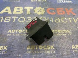 Замок двери багажника Volkswagen Passat 2005-2011