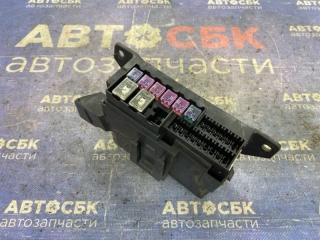 Запчасть блок предохранителей Nissan Serena