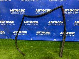 Запчасть уплотнитель стекла двери задний правый Nissan Tiida  2004-2012