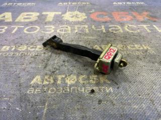 Запчасть ограничитель двери передний правый Nissan Primera 2001-2008