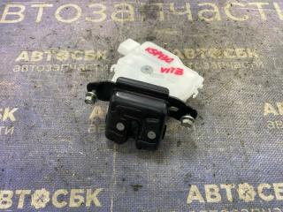 Замок двери багажника Toyota Vitz 2010-2020