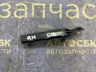 Запчасть крепление бампера переднее правое Nissan Tiida Latio