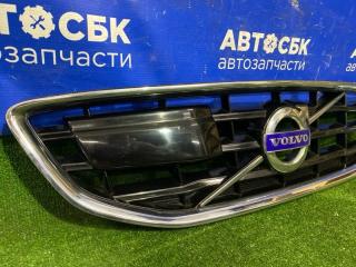 Решетка радиатора V40 2012-2016 MV B4154T4