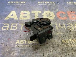 Замок двери багажника Toyota Avensis 2008-2018