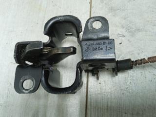 Фото запчасти замок капота правый MERCEDES-BENZ E-CLASS 2003 контрактная запчасть Запчасть замок капота правый MERCEDES-BENZ E-CLASS 2003