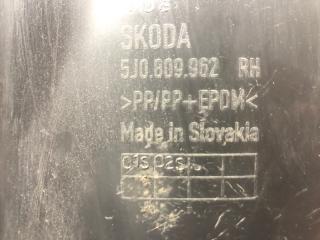 Защита крыла пластмассовая (подкрылок) передняя правая FABIA 2007 Хэтчбек BZG Защита крыла пластмассовая (подкрылок) передняя правая FABIA 2007 Хэтчбек BZG