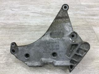 Запчасть кронштейн опоры двигателя правый SKODA OCTAVIA 2009