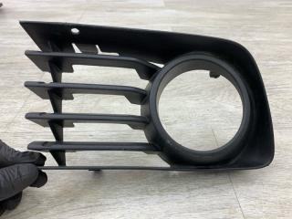 Фото запчасти накладка противотуманной фары передняя левая TOYOTA PRIUS HYBRID 2005 контрактная запчасть Запчасть накладка противотуманной фары передняя левая TOYOTA PRIUS HYBRID 2005